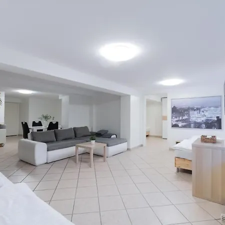 T&k - Messe - 2 - Garden Apartment