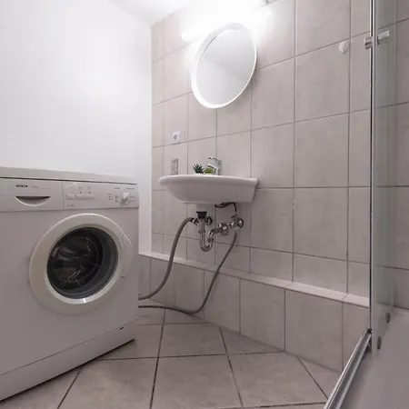 T&k - Messe - 2 - Garden Apartment *