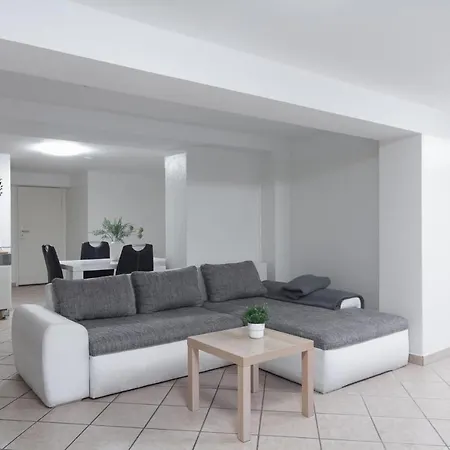 T&k - - 2 - Ground Floor *