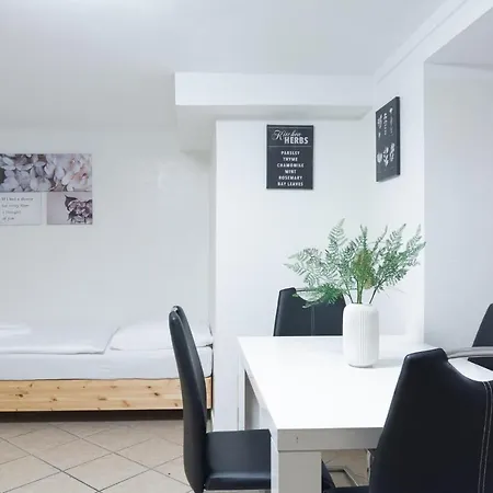 T&k - - 2 - Ground Floor Apartment *