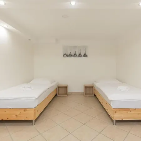 T&k - - 2 - Ground Floor Apartmán