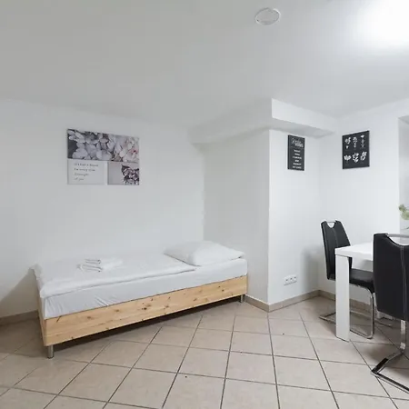 T&k - - 2 - Ground Floor Apartmán Düsseldorf